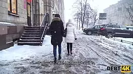 Girl Uses Hot Body And Skilled Mouth To Avoid Arrest