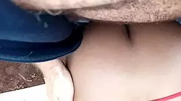 The young neighbor sucked a pen into her ass to tease me in the outdoor public spot.