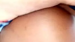 The young neighbor sucked a pen into her ass to tease me in the outdoor public spot.