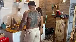 peguei essa safada na cozinha belinha baracho, tattooed teen with big tits and ass.