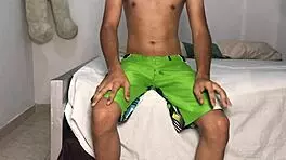 mi sobrina seduce con ropa sexy 😈