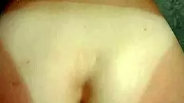 火辣黑发妹狂骑大屌 紧屁眼近距离内射！