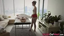 Aussie Masseur Assists With Relaxation Techniques