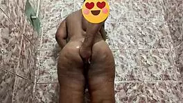 Sext Girl Shaking Big Ass in Bath