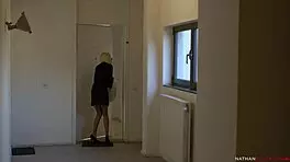 Stranded petite woman gets locksmith help for payment