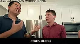 用各种禁忌方式玩18岁金发女友，她超骚超配合