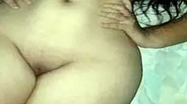 La puta Vero, my girlfriend's friend, texts me secretly