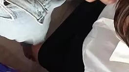 video casero profesor coge a morena despues de clases, recibe mamada y garganta profunda.