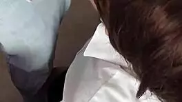 video casero profesor coge a morena despues de clases, recibe mamada y garganta profunda.