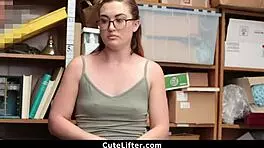 mall officer catches shoplifting teen and things get intense