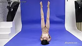 Wow! Galina Markova Stuns With Upside-Down Spreads And Wild Acrobatics In Yoga Session