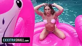 using his small 18+ girlfriend mackenzie as a lift for workout 😈