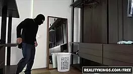 Johnny castle fucks phoenix marie's big bubble booty