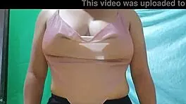 rookie stepdaughter applies cream to smell delicious, enticing stepfather to fuck her, revealing vagina and beautiful tits