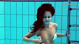 hot tits and shaved pussy in pool 😍