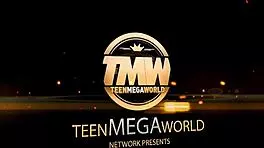 i can't stop watching this hunk pound a hottie doggy style