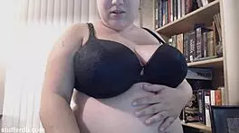 Curious teen enjoys tiramisu cake with belly fetish focus.