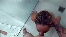 amo comer cu no banho com esse pauzão fodendo minha bunda apertada