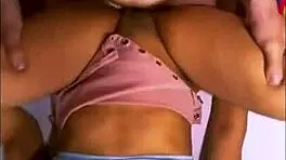 La hijastrastra era muy estrecha y eso lo hacía sentir muy masculino como si fuera el primer hombre en tenerla