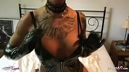 alter dicker freier filmt sich wie er die deutsche hure anni im latex body fickt
