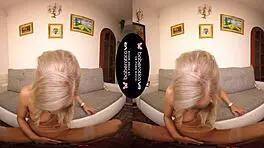 Solo Blonde Lady Victoria Pure in VR Experience