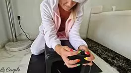 Unicorn milf rides sybian sexmachine to near blackout! Wow!