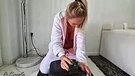 Unicorn milf rides sybian sexmachine to near blackout! Wow!