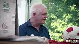 Teen Pussy Gets Smashed by Old Cock in Cumshot