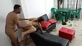 Encuentro A Mi Hijastra Fumando Otra Vez En La Azotea Y Me Pide Follar Con Ella En La Sala Para No Contarle A Mi Esposa-2 Parte-