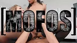 don't break me, paris white gets her feet sucked in bdsm cage