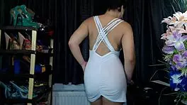 latina milf babe squirts intensely on webcam during masturbation fetish