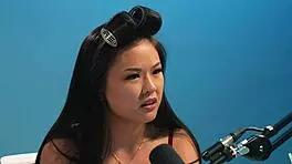 How Does Lulu Chu Reach Intense Hitachi Orgasm Up Close?