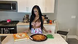 Willow Lanskys Topless Food Reviews Lesters Fixins Bacon Soda
