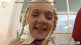 Watching chick's muff play drives man wild with hunger