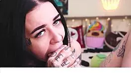 love her feet and pussy, wanna worship them now?