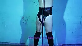 i invited a single to ride and suck my dick