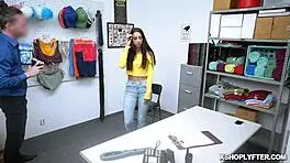 kiarra kai riding hard and moaning loud 😍