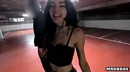 gothic teen leaves bf and gets quickie in car 😈