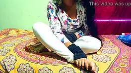 गांव की देसी स्कूल जाने वाली लड़की को चोदा कर चूत गीली कर दी