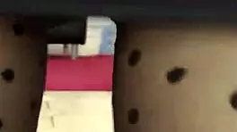 少女在口交后向老男人乞求射精