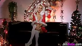 sexy amateur masturbates in stockings hd