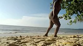 teen with big ass twerks naked on public beach