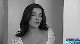 Stepsisters Jade Maris and Scarlet Skies swap cum after big cock fuck