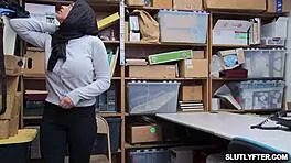 Ella Knox Gets Fuck Like A Surf Board