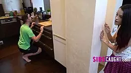 It's only fair to see you naked, stepsis