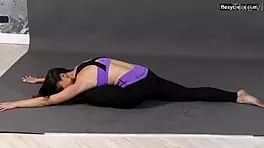 yo babe, show that trimmed pussy and big tits now