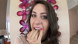 Renowned Teen 18+ Blowjob Skills Shine in Amateur Cumshot Scene