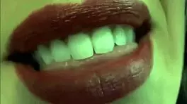 性感怀孕18+少女吞精并挑逗你