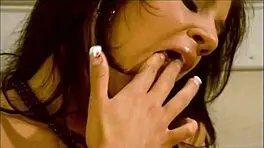 young 18+ slut fingers herself in bathroom solo