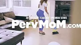 Sofie Marie teases with her blowjob skills